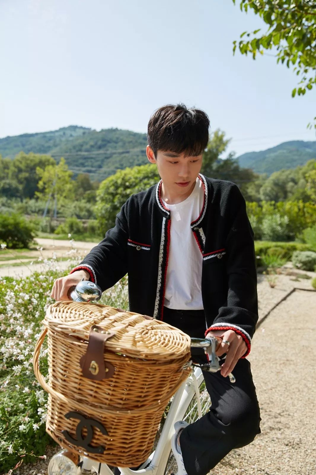 无心上班,给天秤座买喜欢的东西