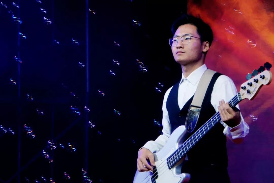 青春西航人共圆家国梦|西安航空学院庆祝新中国成立70周年暨2019年迎新晚会成功举办