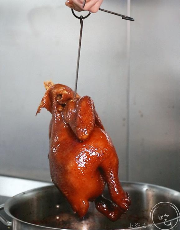 做了40年茶餐厅的兄弟俩，在人广又开了家「宝藏茶冰室」，刚开就爆了