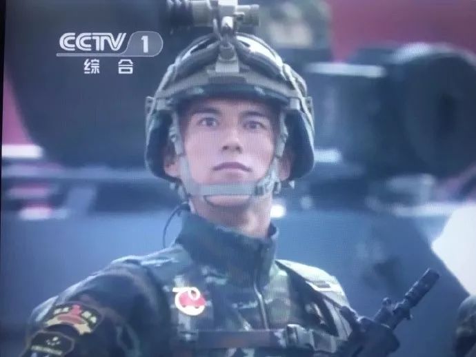 果然最帅的人都上交国家了,果然帅气的小哥哥都上交给国家了