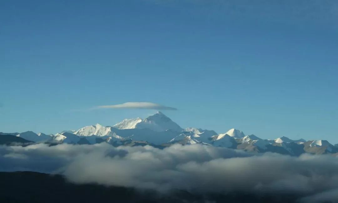 用影像记录我们登顶珠峰的全过程,攀登者观影简短感受100字