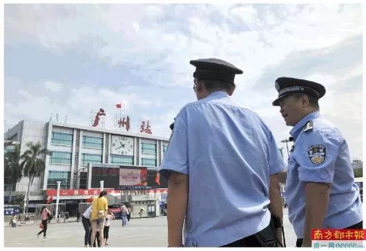 受阅归来铿锵玫瑰话担当,阅兵武警部队方队排头兵