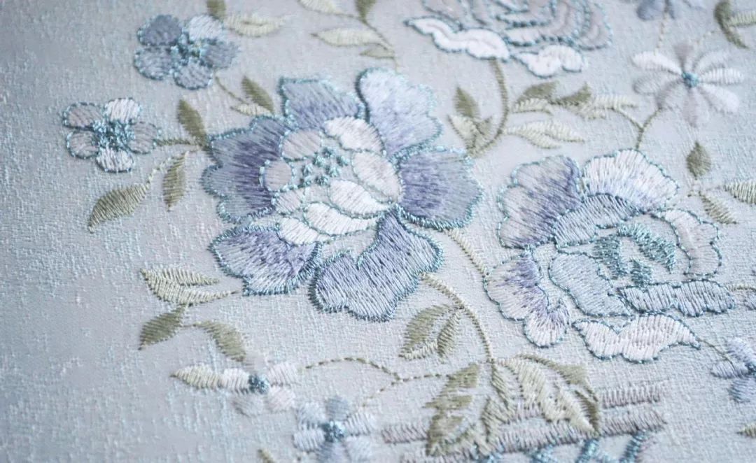 无纺布壁纸和墙布哪个更适合家庭,房屋装修乳胶漆壁纸墙布哪种好