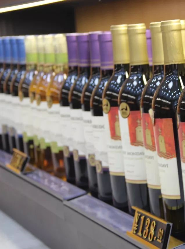 进门被吓到！安溪二环路新开了家酒庄竟然如此豪华，满眼都是……