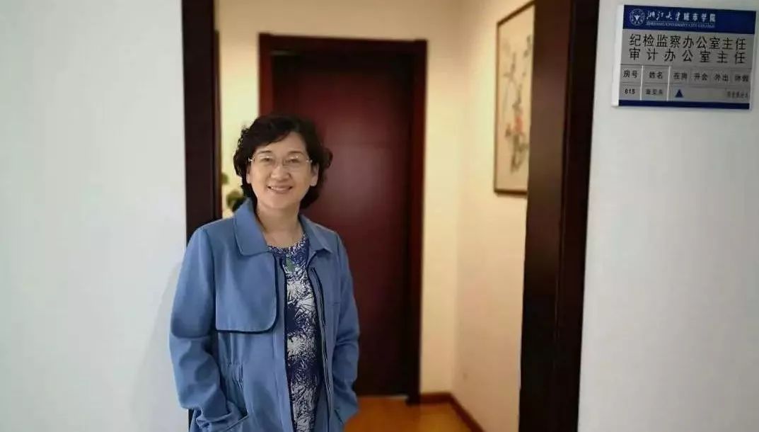 城市学院，请回答1999—什么样的城院幸福把他们紧紧圈住？