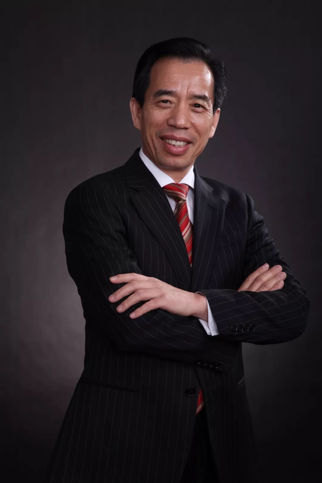 我与共和国共成长·70年70人覃迅云振兴医药“瑶”而可期