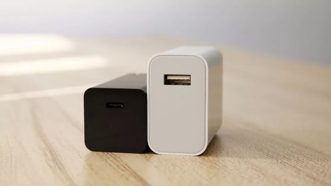 thinkplus口红电源测评,thinkplus口红充电器