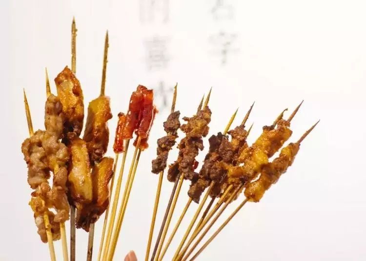 吾悦广场10元烧烤,吾悦烤鱿鱼10块钱9串