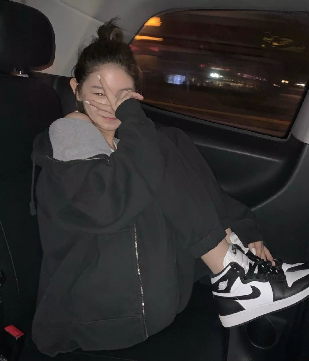 不用海淘代购的化妆品,宋妍霏同款平价包包