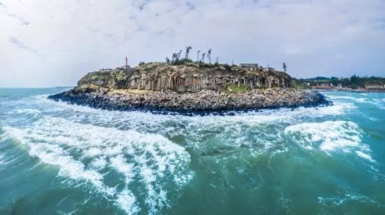 泡温泉爬山休闲的好去处,泡温泉沙雕
