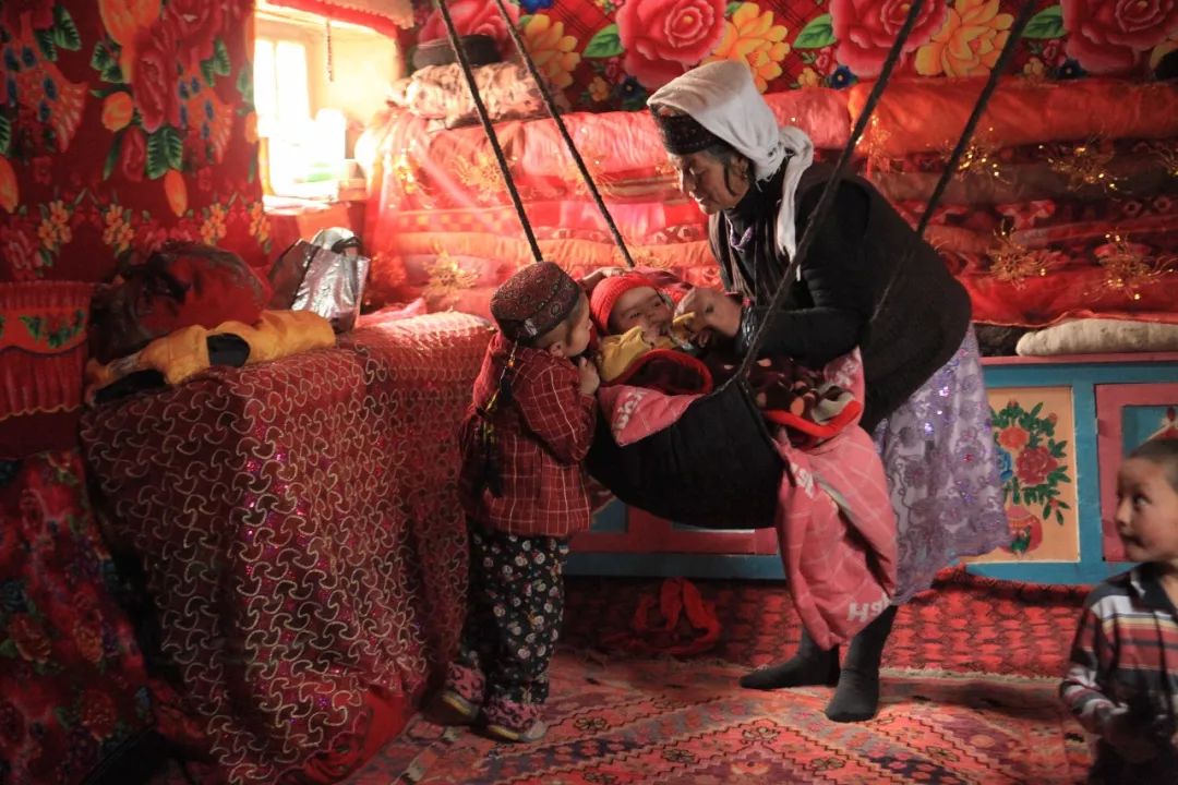 和青藏高原一样高的地方,比青藏高原还高的高原