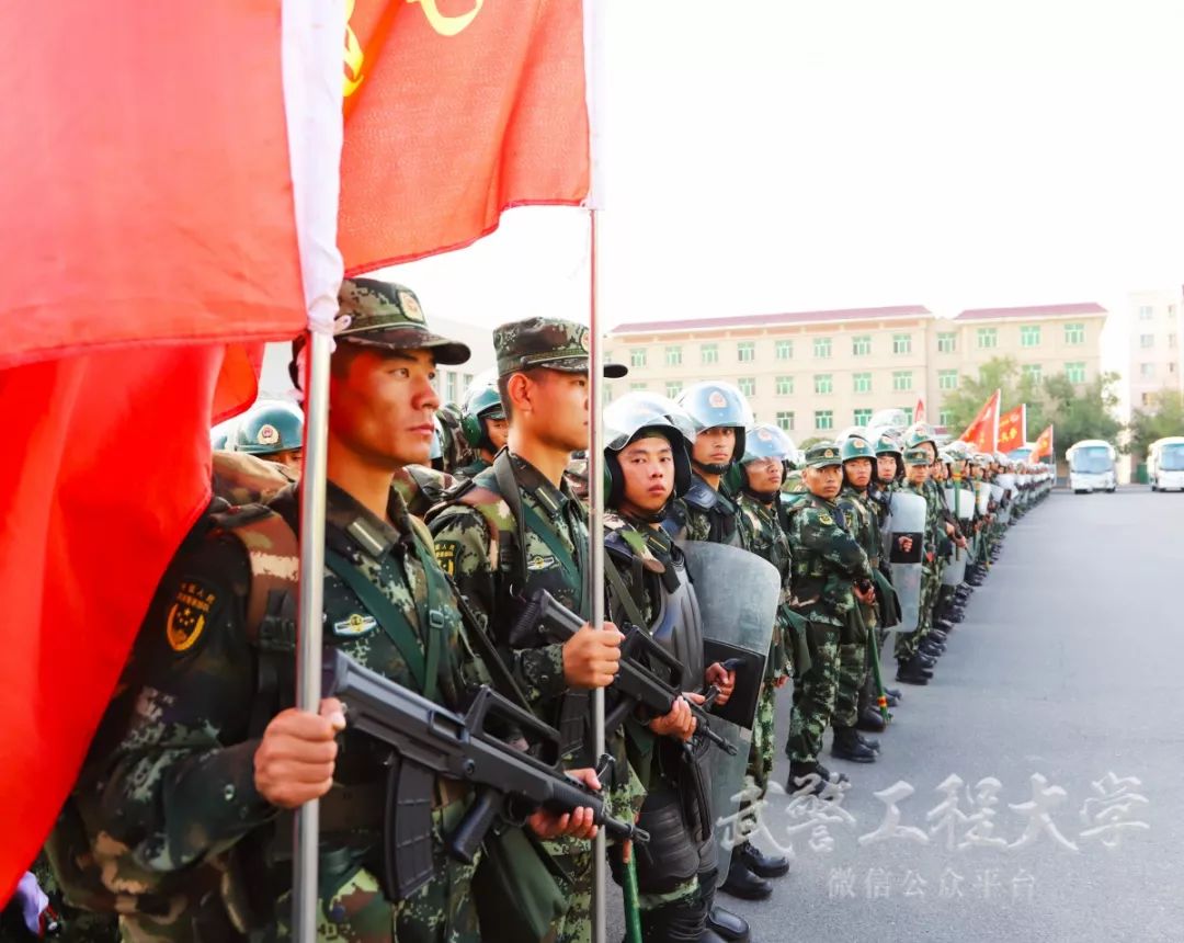 告别热气腾腾的军营,告别青春军旅