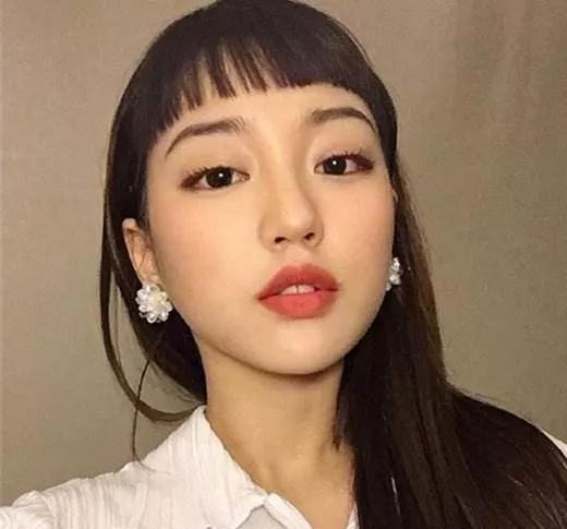 欧阳娜娜直刘海发型,欧阳娜娜齐刘海发型
