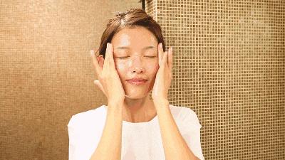 编辑评测|夏日疲乏不想卸妆不如用花印“擦擦”就睡吧