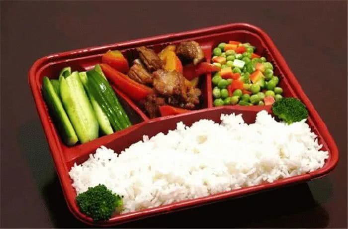 千万别把它们放进微波炉,不能放进微波炉的8样东西