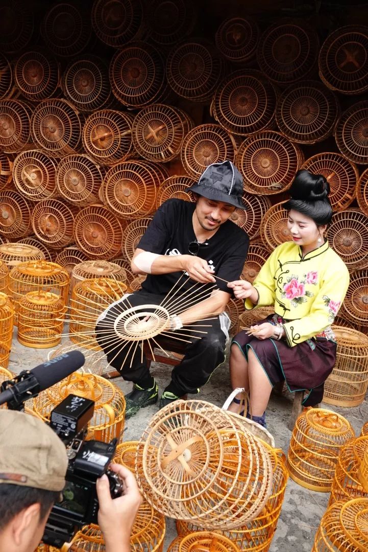 惊艳！日本小哥“约会”最美贵州