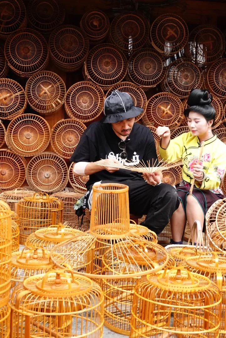 惊艳！日本小哥“约会”最美贵州