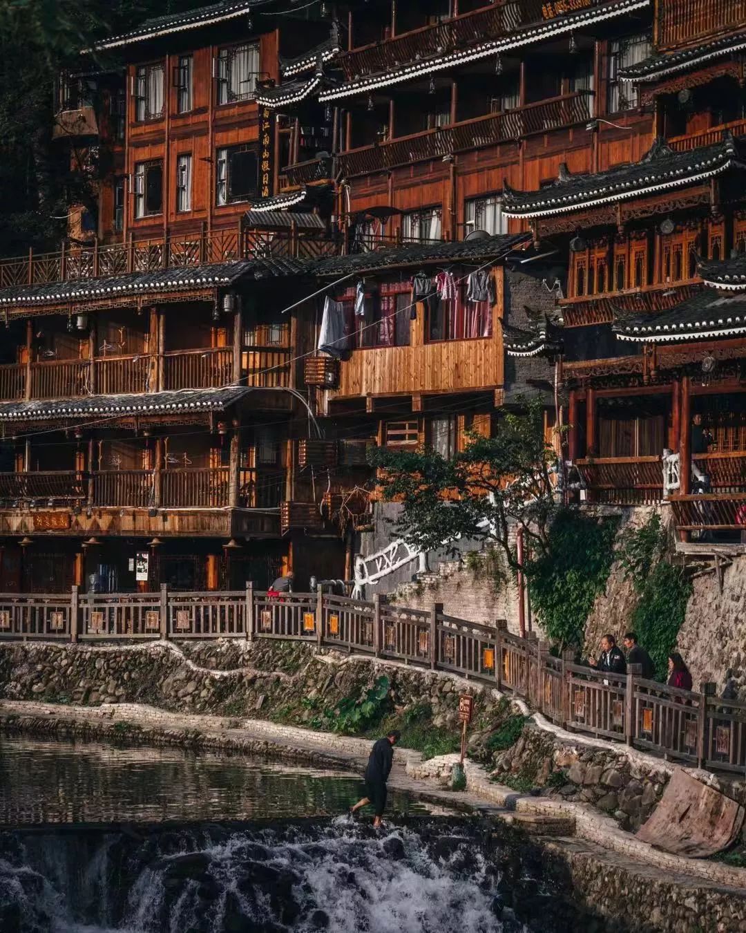 惊艳！日本小哥“约会”最美贵州