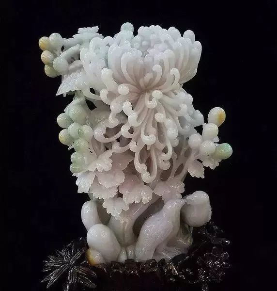 美玉“开花”，艳而不俗