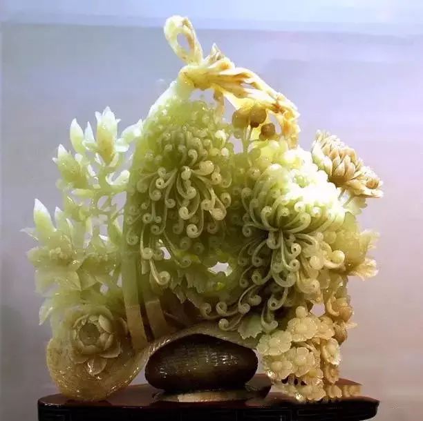 美玉“开花”，艳而不俗