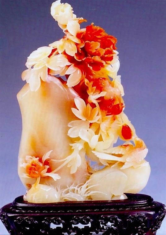 美玉“开花”，艳而不俗