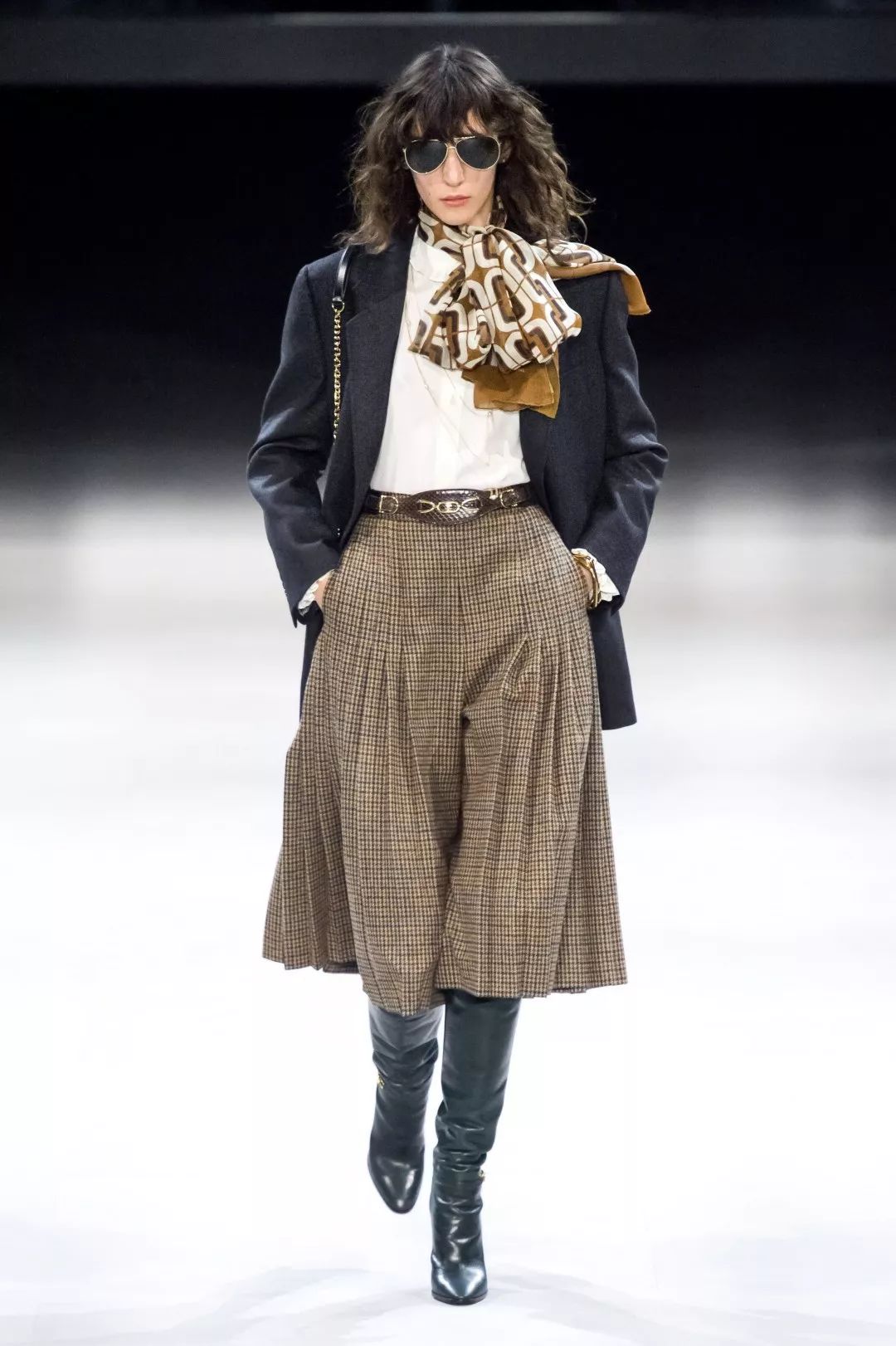 秋冬必备战靴,嗜鞋如命图片