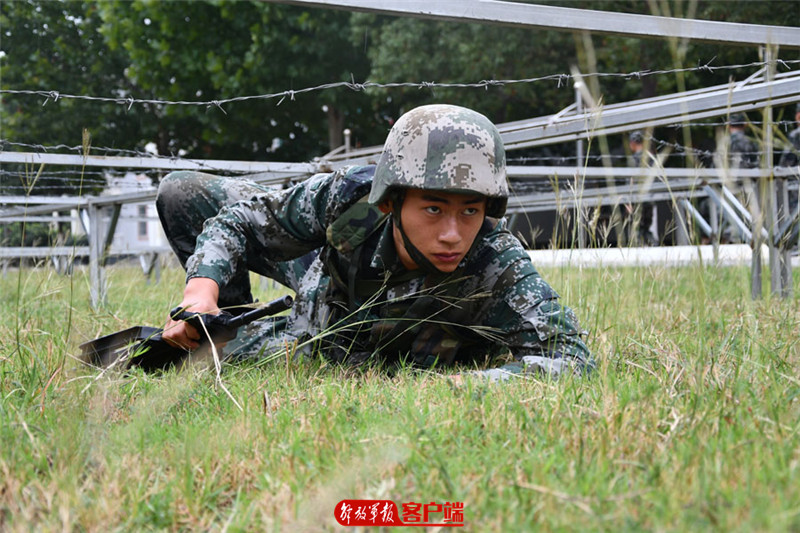 解放军体验军营生活,老兵体验新部队的感受