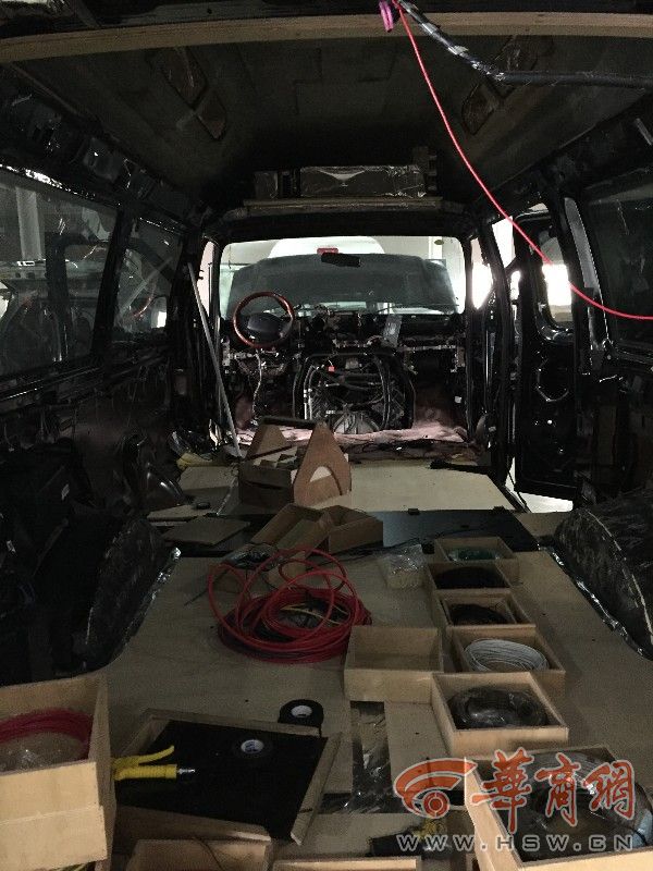 男子花了十几万买了一辆车,男子花了14万买奔驰