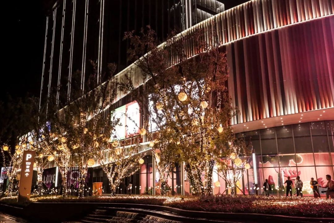 这16个抓住“夜经济”红利的mall，已经玩嗨了