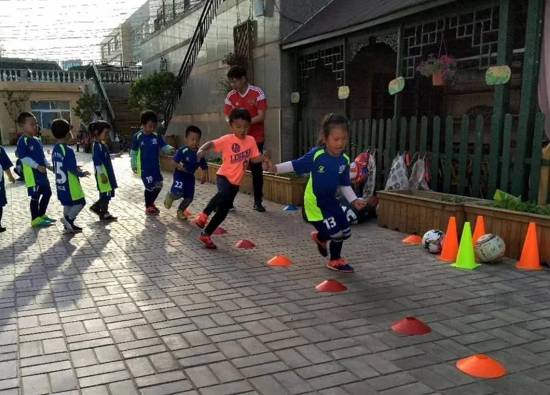 李跃儿芭学园纪录片简短,李跃儿芭学园讲座视频