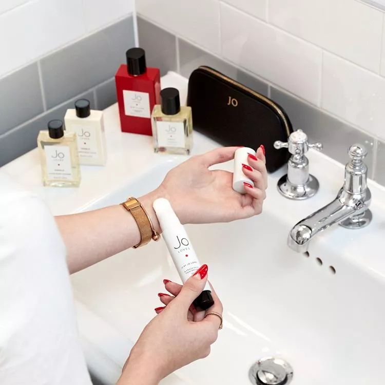 再火的衣服没有这个细节，也很难精致起来