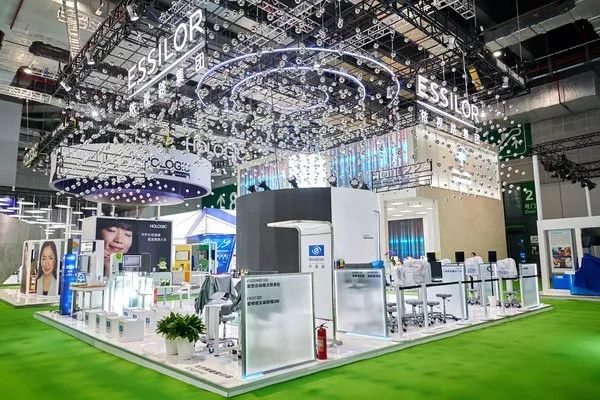 医药健闻周报|雅培CEO的白千里辞职；阿斯利康与欧姆龙达成长期的全球合作