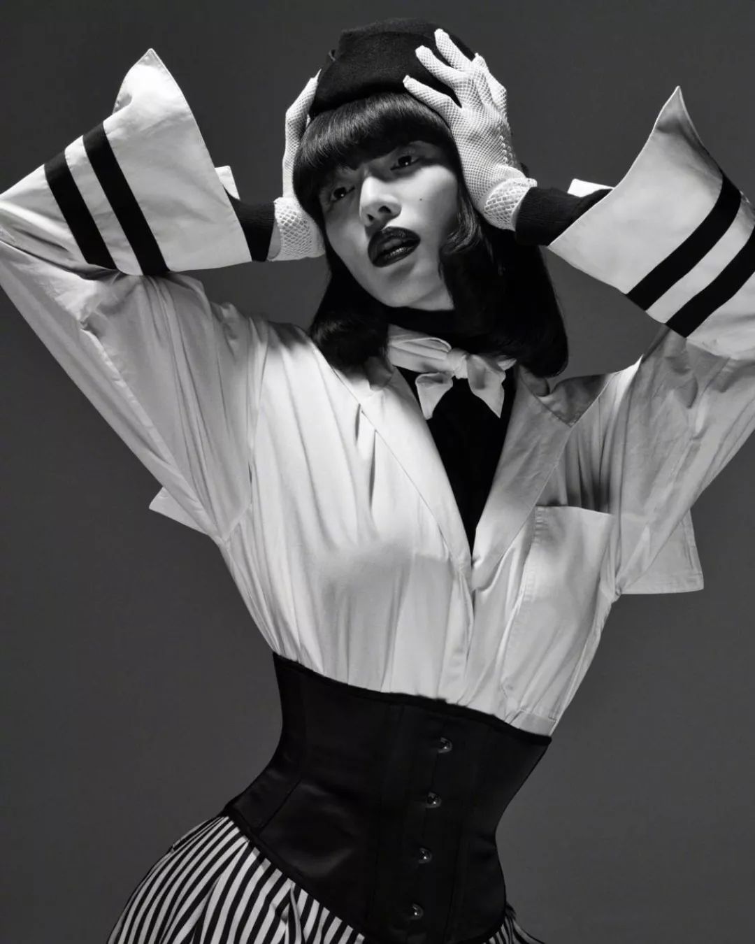 钟楚曦新中式穿搭同款,高级脸的钟楚曦独爱港风式穿搭