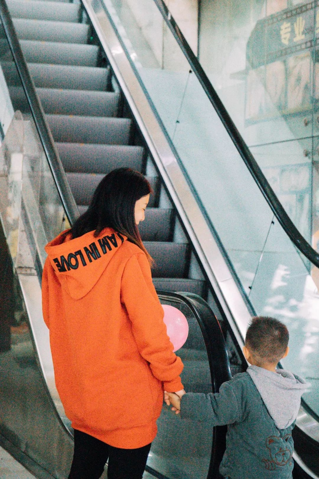 重庆地下商场建议去么,地下商场重庆