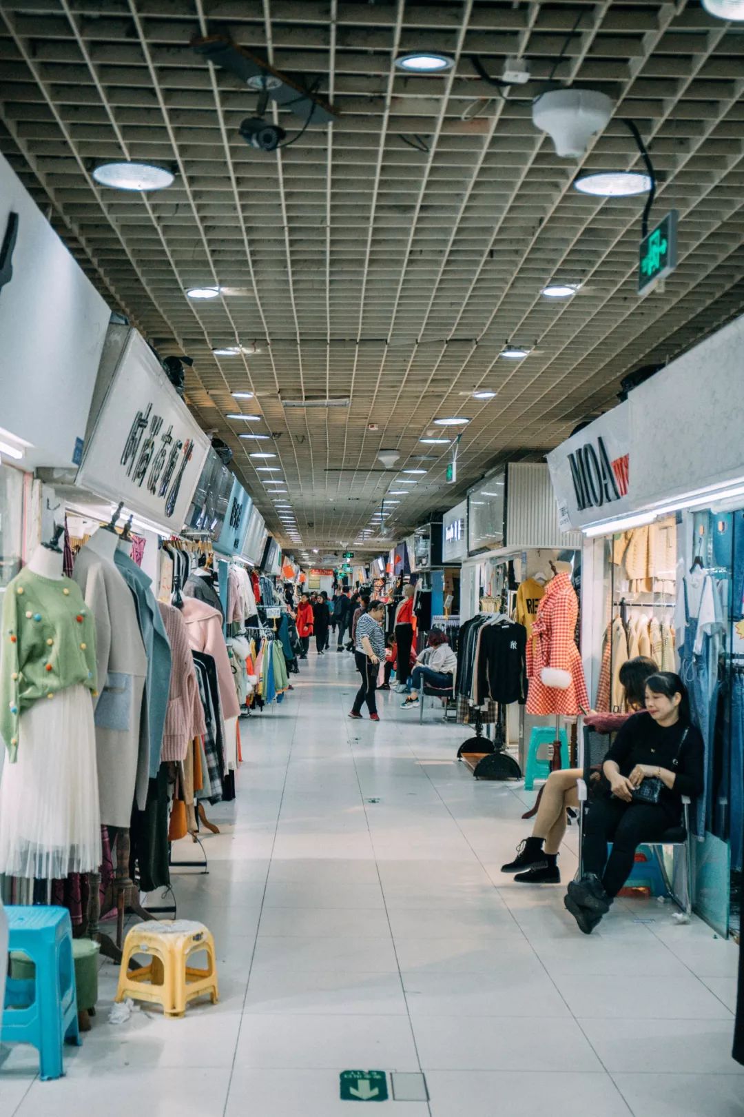 重庆地下商场建议去么,地下商场重庆