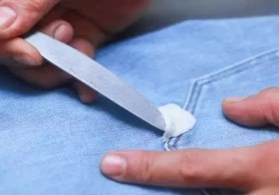 冬天的厚衣服怎么收纳放衣柜,收藏冬天厚衣服的叠法