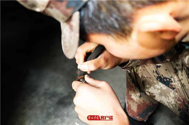 寒潮天气全副武装,强大寒潮来袭他们严阵以待