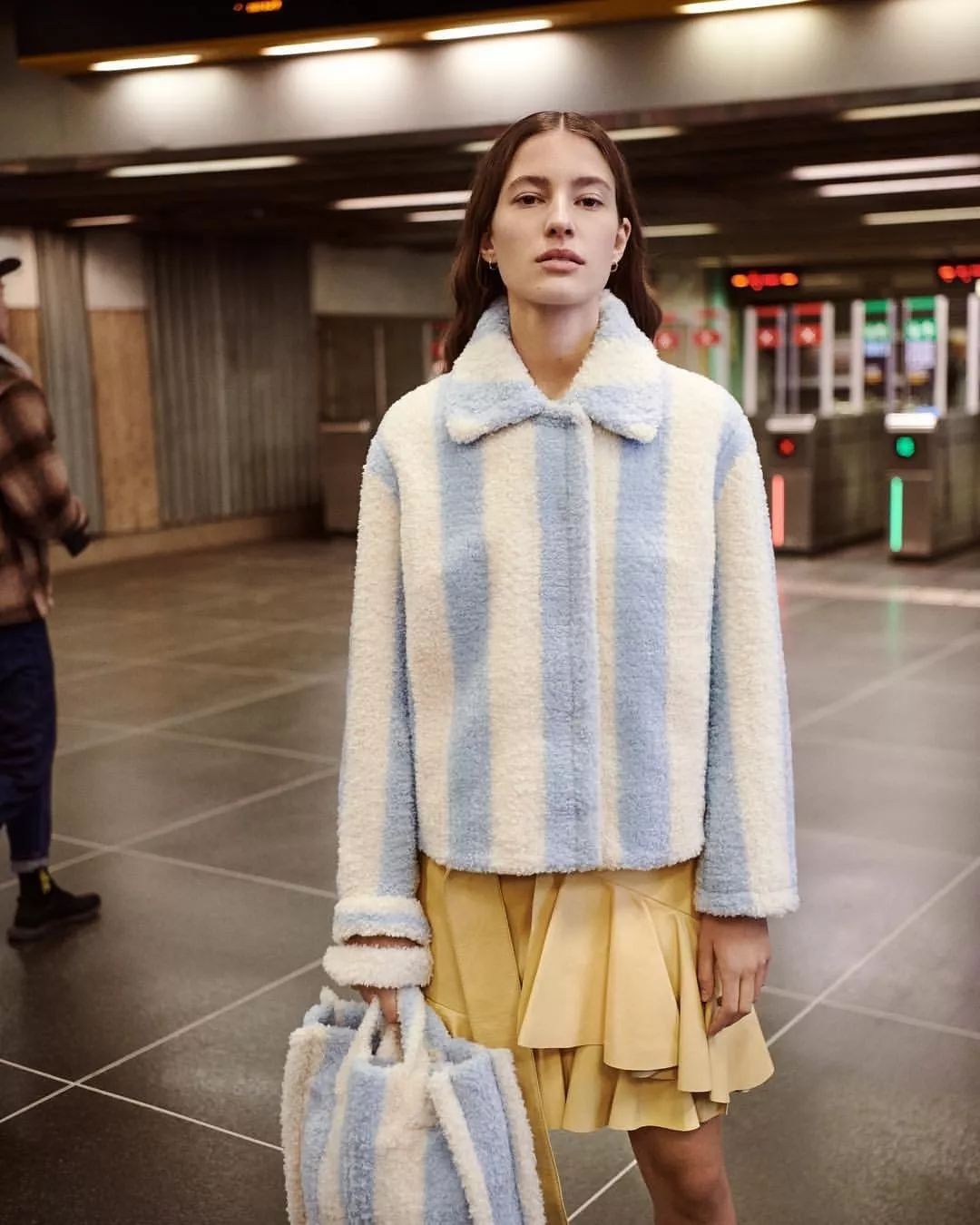 什么牌子的大衣好看又实用,大衣冬季必买的款式不过时