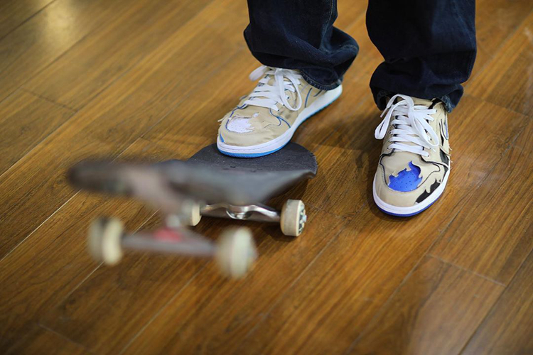 今早发售你中了吗？NikeSBxAJ1Low还能这样刮