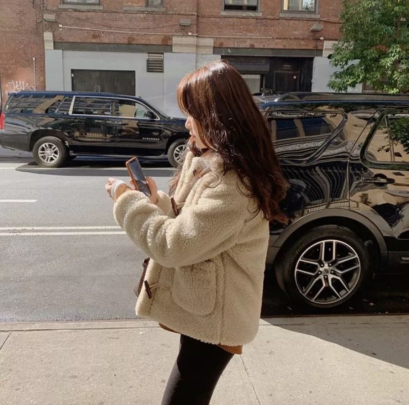 长款牛角扣大衣怎么搭配好看,冬季牛角扣大衣怎么搭配