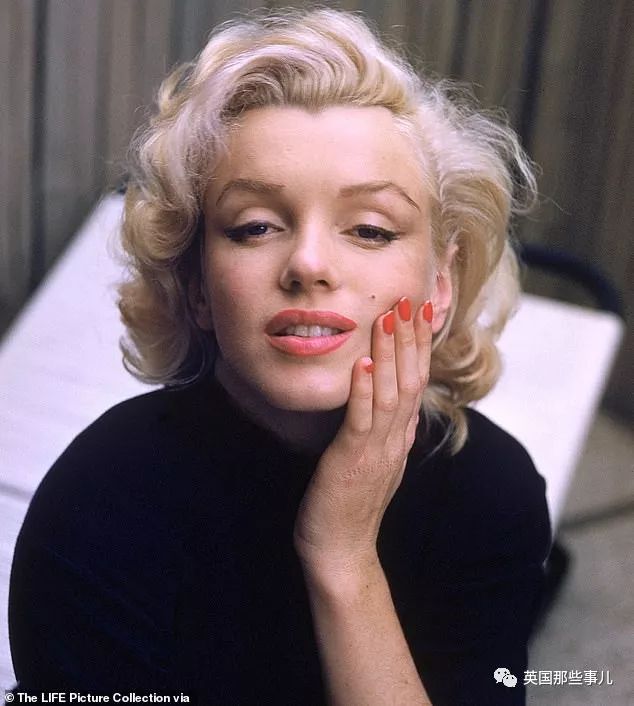 她是新任007邦女郎，也是梦露…这个古巴妹子，凭啥成了新一代性感女神？