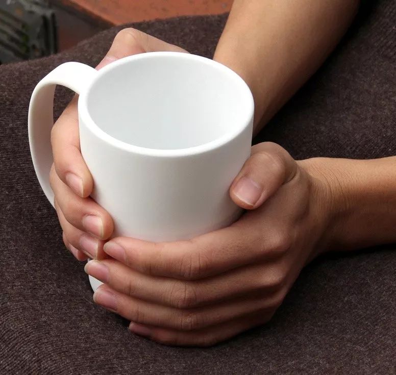 这个遥控器叫“挤粉刺”，按的时候就像我们在挤自己的青春痘