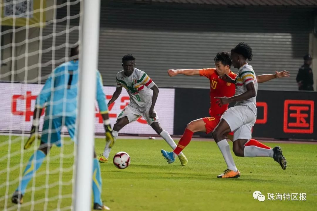 收*战官**3:0！男足赢了！就在珠海