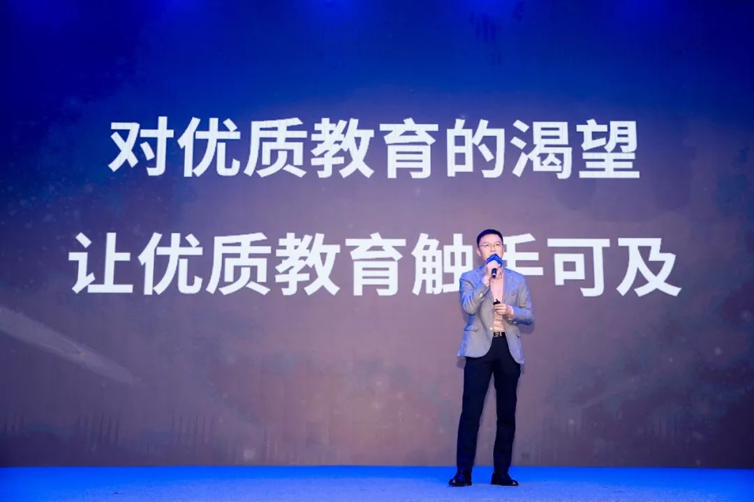 杞昏鏄熻景鏁欒偛涓婂競浜嗗悧,杞昏姝ｅ紡鍗囩骇鍝佺墝