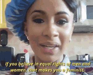 时髦办|隆胸、丰臀、口出狂言……但全网都在粉她