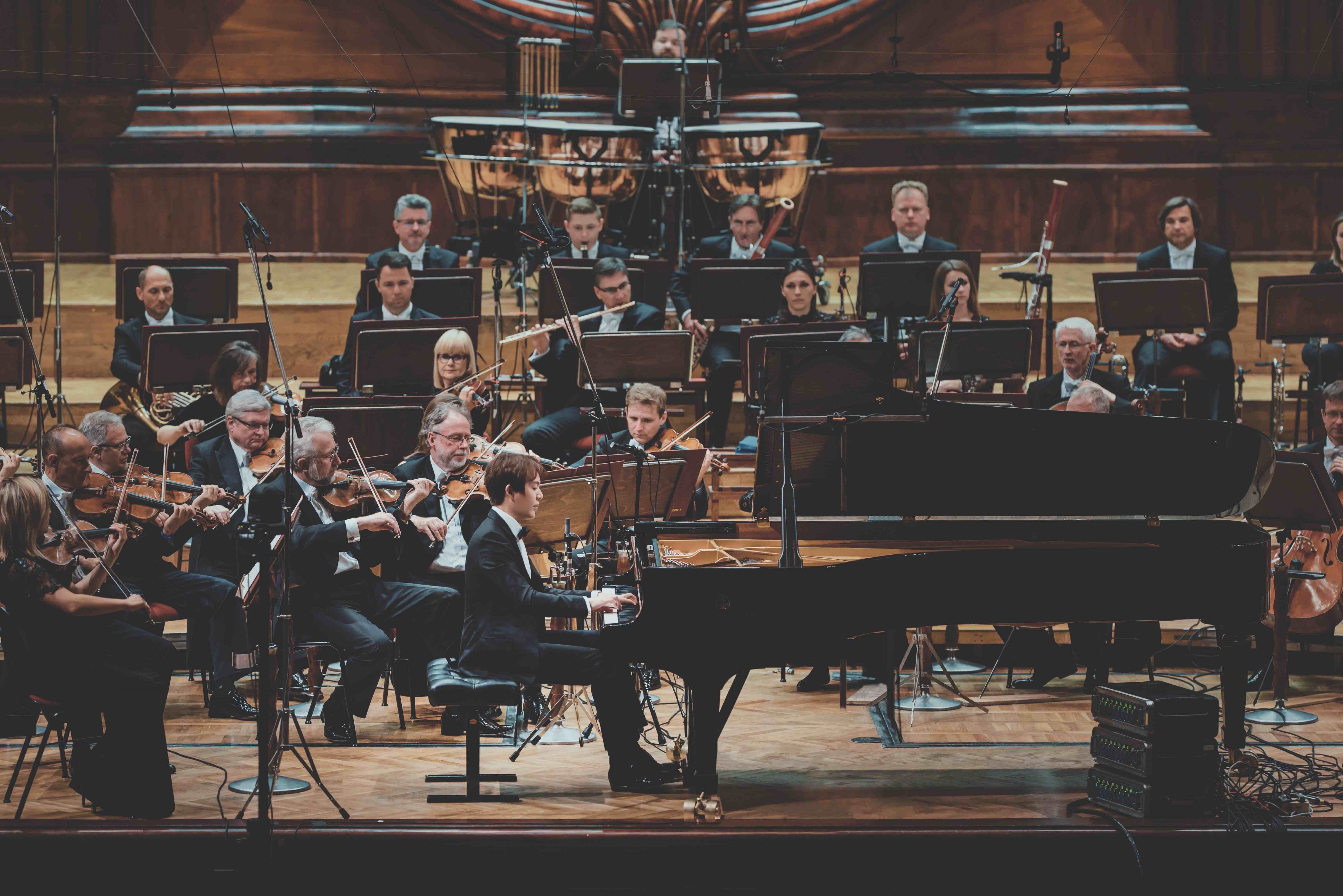 李云迪莫扎特奏鸣曲世界巡演,李云迪指挥肖邦第一与第二协奏曲