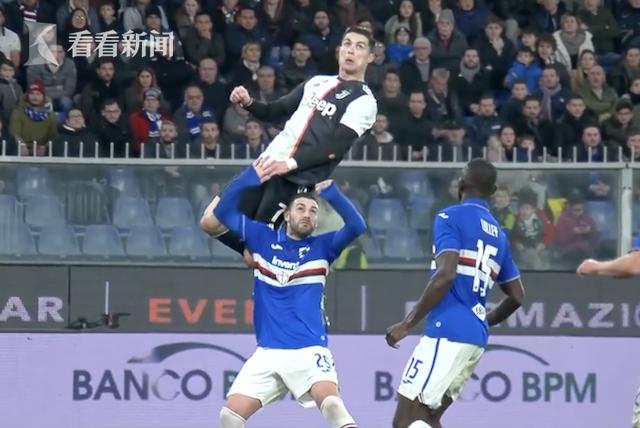 c罗飞过来头球,c罗腾空头球街头