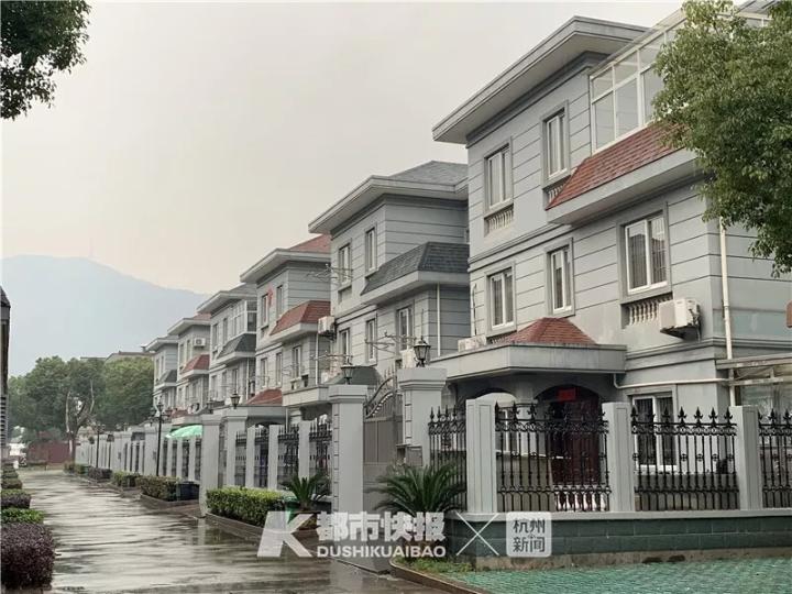 实力宠！杭州一村子给村民发金条银条！网友：我酸了……