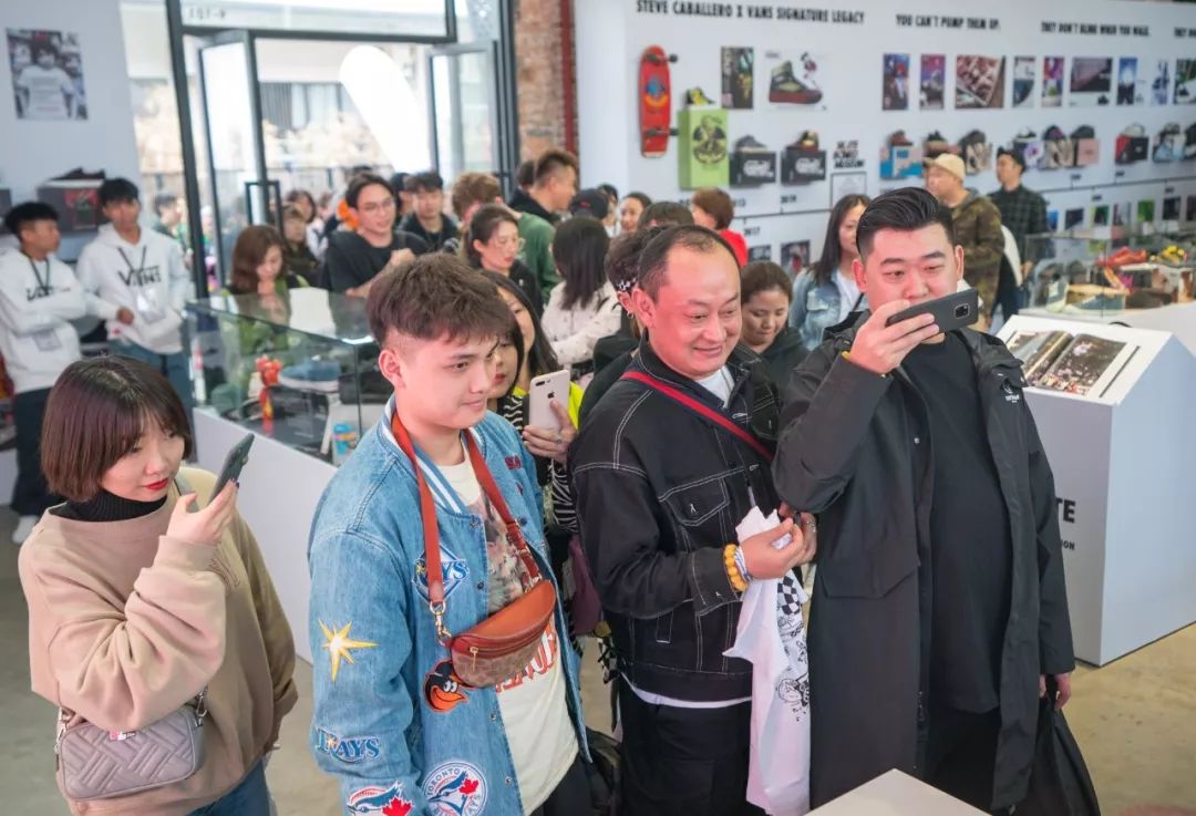 真·为滑板而生，传奇滑手SteveCaballero空降广州陪你重温与Vans经典的三十年