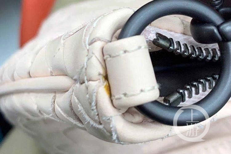 代购的包装有瑕疵护肤品靠谱吗,代购假的包包